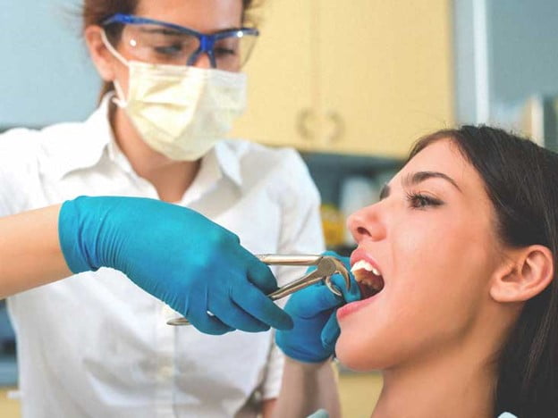 emergency dentist in Toronto